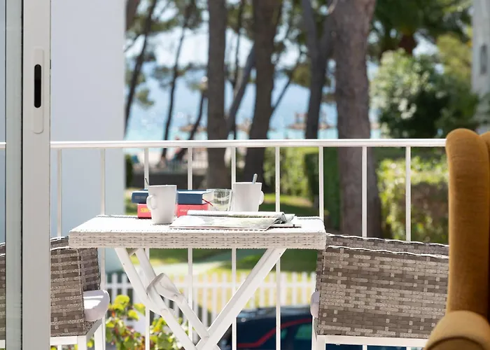 Assimetric, A Solo 50 Metros De La Playa