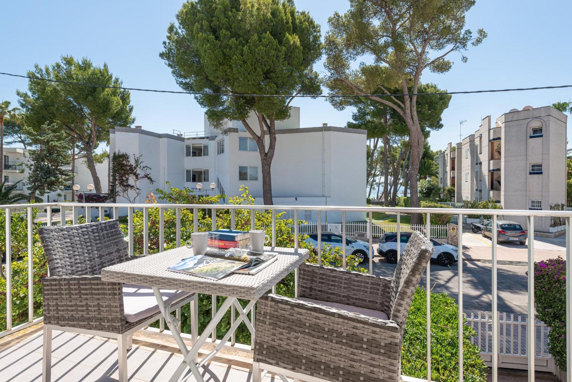 Assimetric, A Solo 50 Metros De La Playa